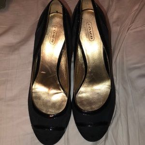 SEXY SIGNATURE COACH WEDGES